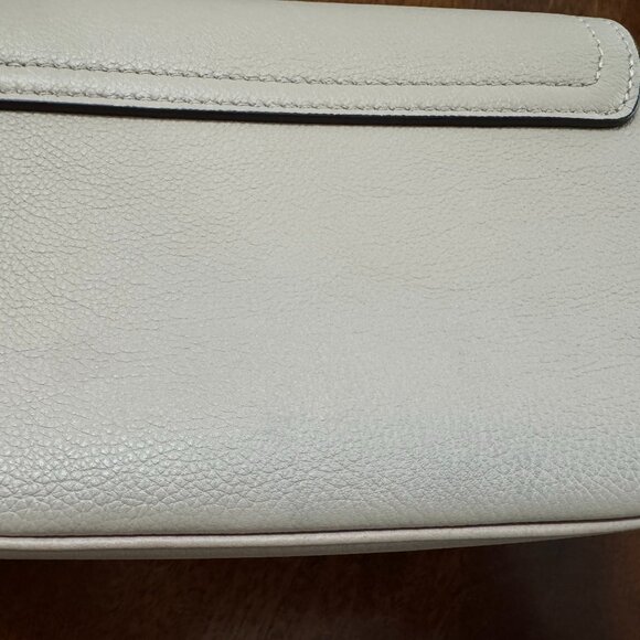 Louis Vuitton Lockme Tender in Greige - Picture 14 of 15